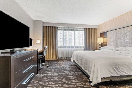 Embassy Suites by Hilton Crystal City National Airport - Image 17