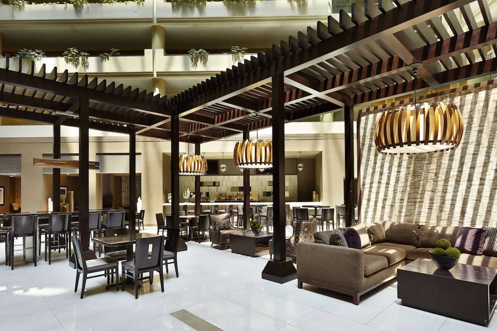 Embassy Suites by Hilton Crystal City National Airport