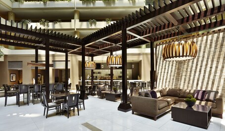 Embassy Suites by Hilton Crystal City National Airport - Image 22