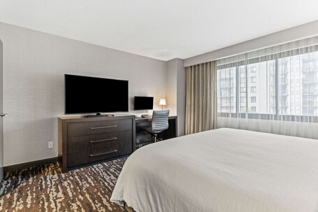 Embassy Suites by Hilton Crystal City National Airport - Image 18