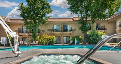 Best Western Plus Sonora Oaks Hotel & Conference Center