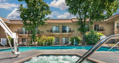 Best Western Plus Sonora Oaks Hotel & Conference Center