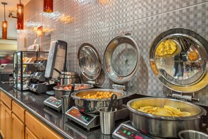 Desayuno completo incluido todos los días 