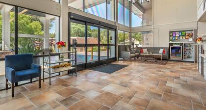 Best Western Plus Sonora Oaks Hotel & Conference Center
