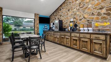 Free daily continental breakfast