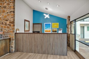 Lobby - Days Inn by Wyndham Gatesville (Gatesville)