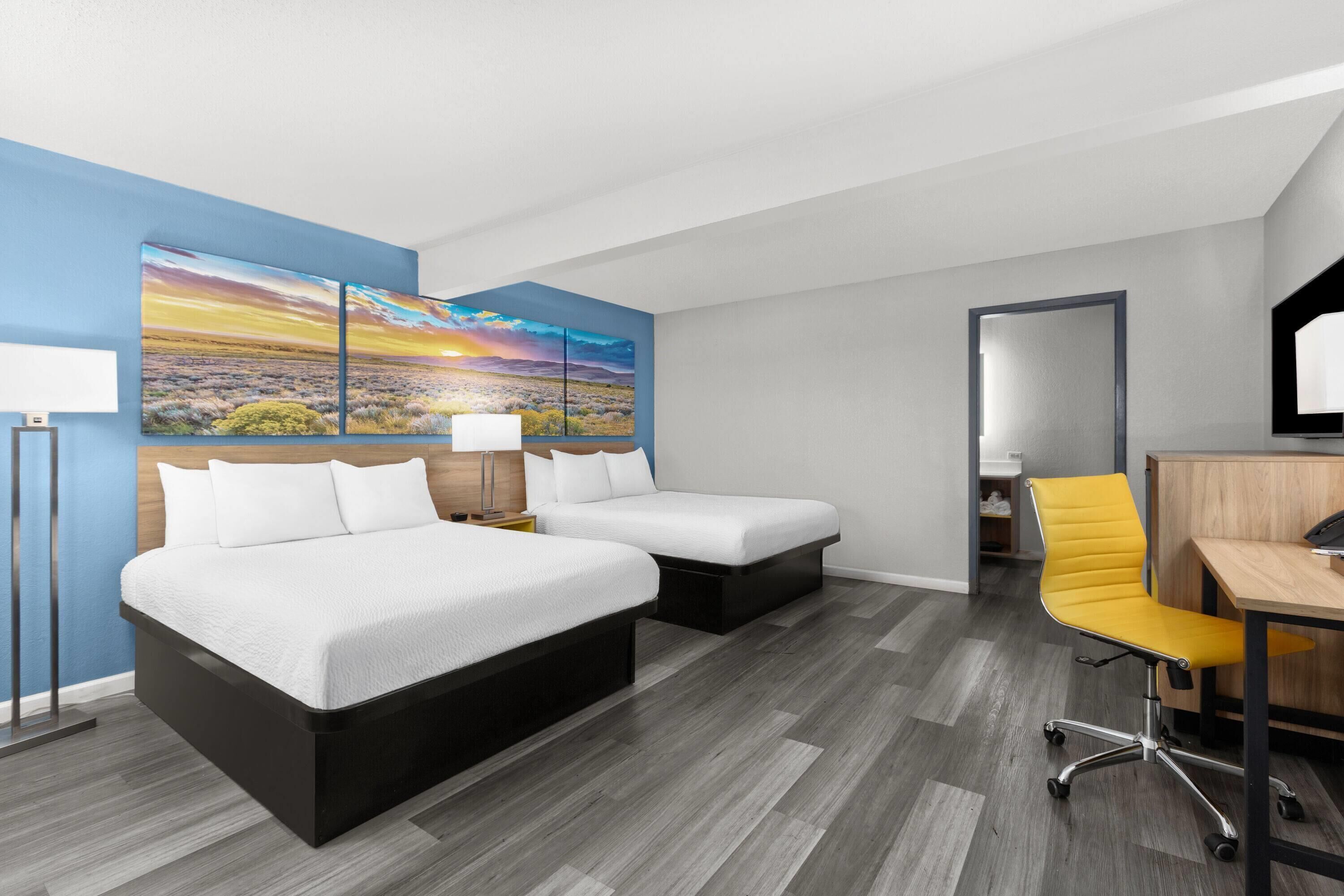 Premium bedding, in-room safe, desk, laptop workspace
