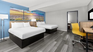 Premium bedding, in-room safe, desk, laptop workspace - Days Inn by Wyndham Gatesville (Gatesville)