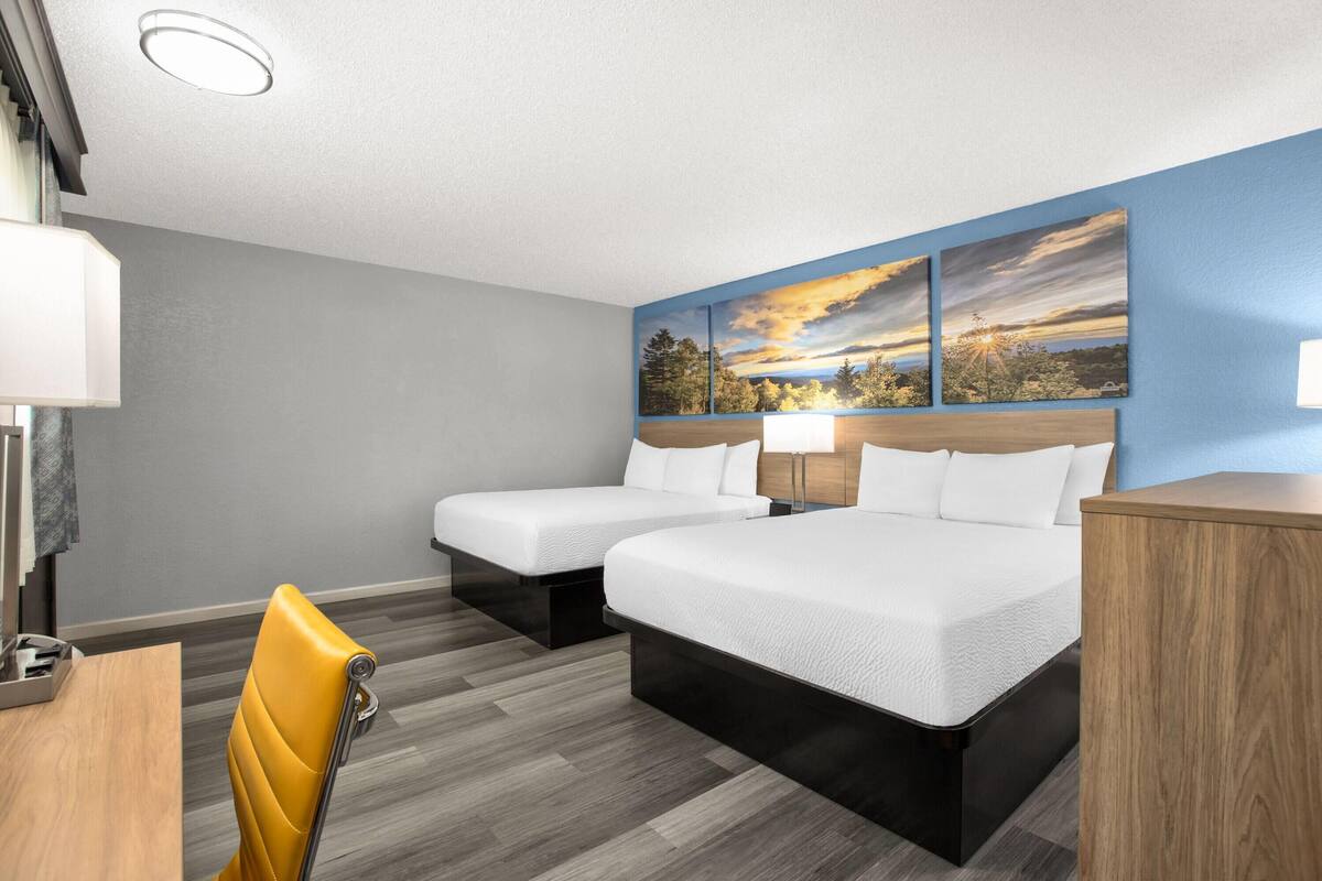 Suite, 2 Queen Beds, Non Smoking | Premium bedding, in-room safe, desk, laptop workspace