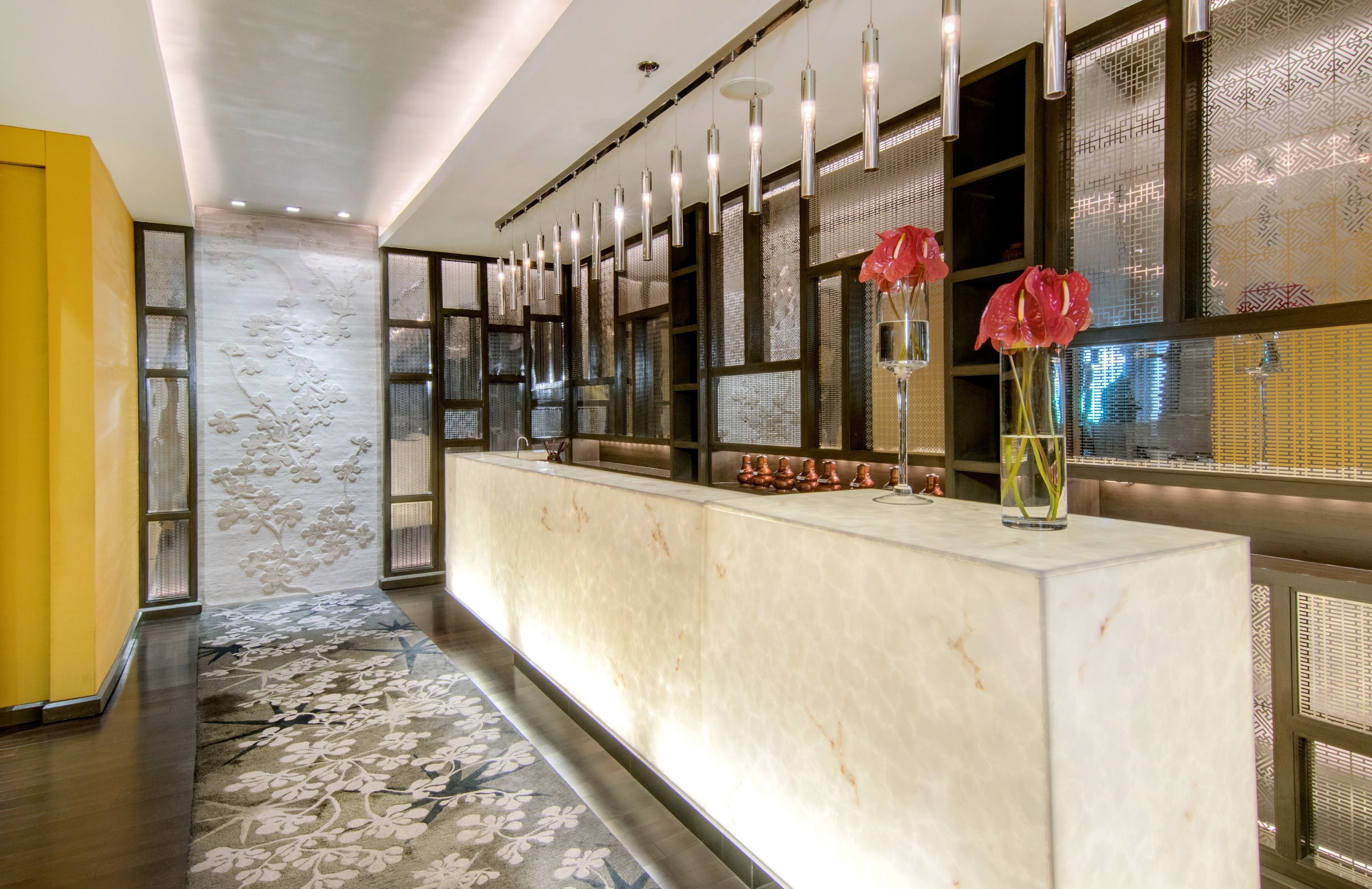 2 restaurants, breakfast, lunch, dinner served; international cuisine