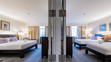 Premier 2 Connecting Room | 1 bedroom, minibar, in-room safe, desk