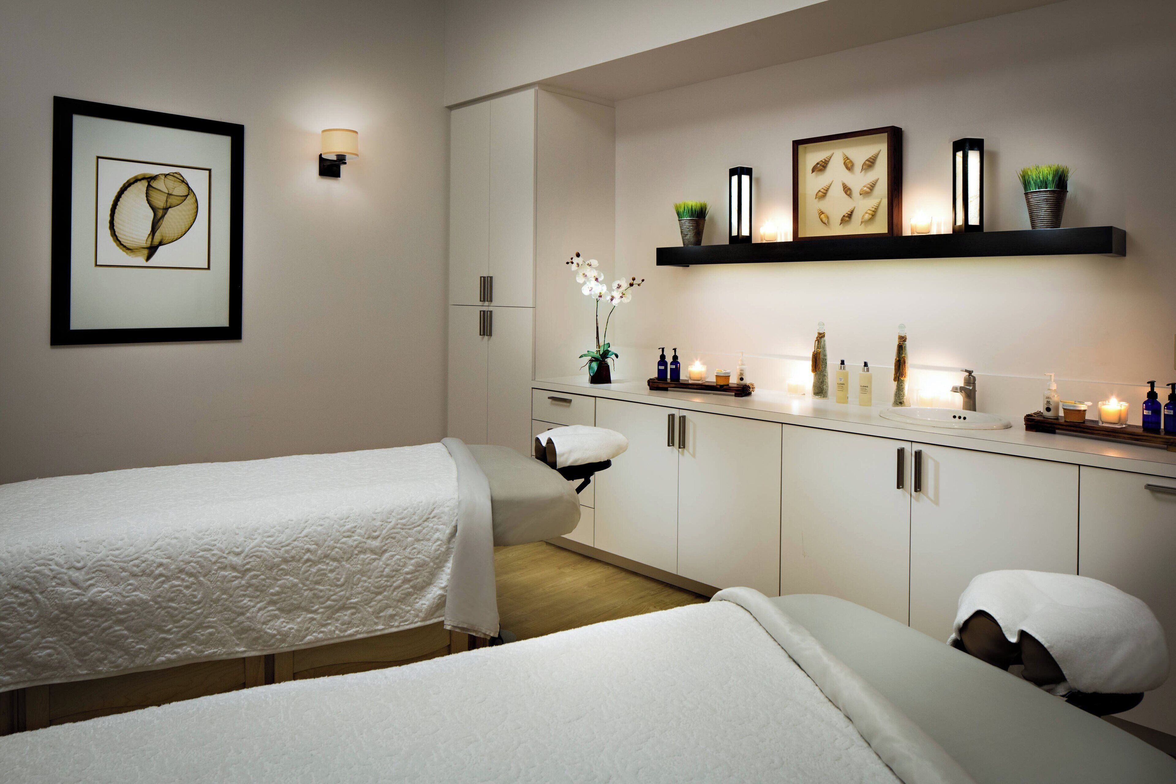 Couples treatment rooms, sauna, hot tub, steam room, body treatments