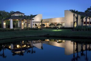 Couples treatment rooms, sauna, hot tub, steam room, body treatments - Sawgrass Marriott Golf Resort & Spa (Ponte Vedra Beach)