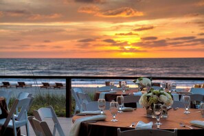 Private beach, free beach shuttle, sun loungers, beach umbrellas