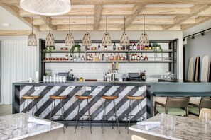 3 bars/lounges, poolside bar, beach bar - Sawgrass Marriott Golf Resort & Spa (Ponte Vedra Beach)