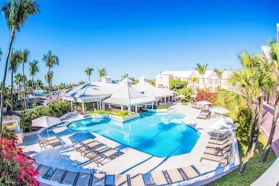 Comfort Suites Paradise Island
