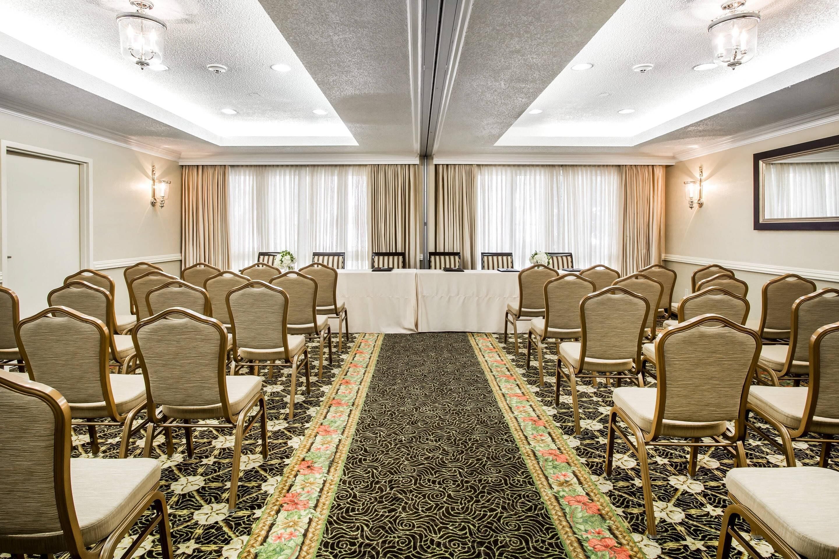 Photo - Comfort Suites Paradise Island