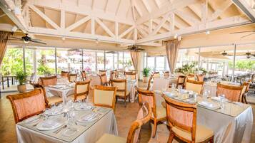 Breakfast, lunch, dinner served; international cuisine