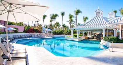 Comfort Suites Paradise Island