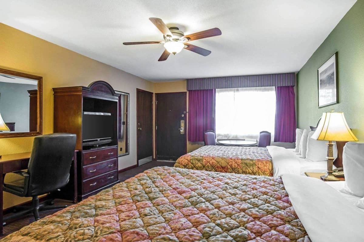 Desk, iron/ironing board, free WiFi, bed sheets