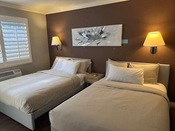 Economy Studio Suite | 1 bedroom, desk, iron/ironing board, free WiFi