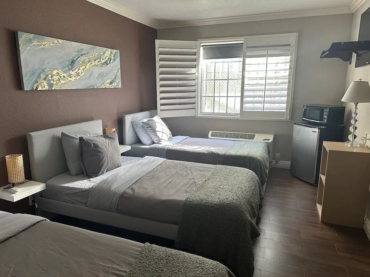 economy studio suite | desk, iron/ironing board, free wifi, bed sheets