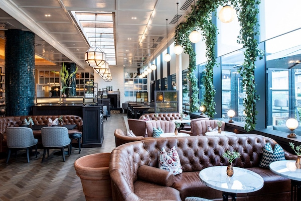 2 Bars/Lounges, Cocktailbar