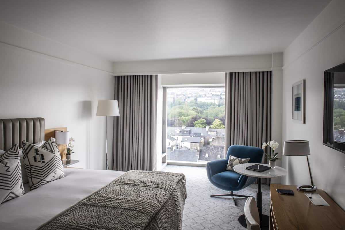Chambre Deluxe, 1 trĂšs grand lit