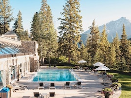 3 bares/lounges