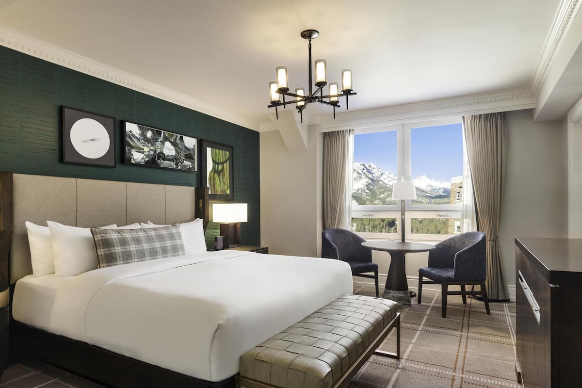 Chambre, 1 trÚs grand lit (Fairmont View) | Literie de qualité, couette en duvet, coffre-fort, bureau