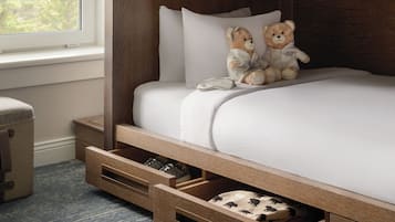 Quarto família, várias camas (Gatehouse) | Roupas de cama premium, edredons de pluma, cofres nos quartos