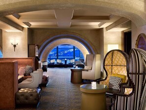 7 restaurants, breakfast, lunch, dinner served; international cuisine