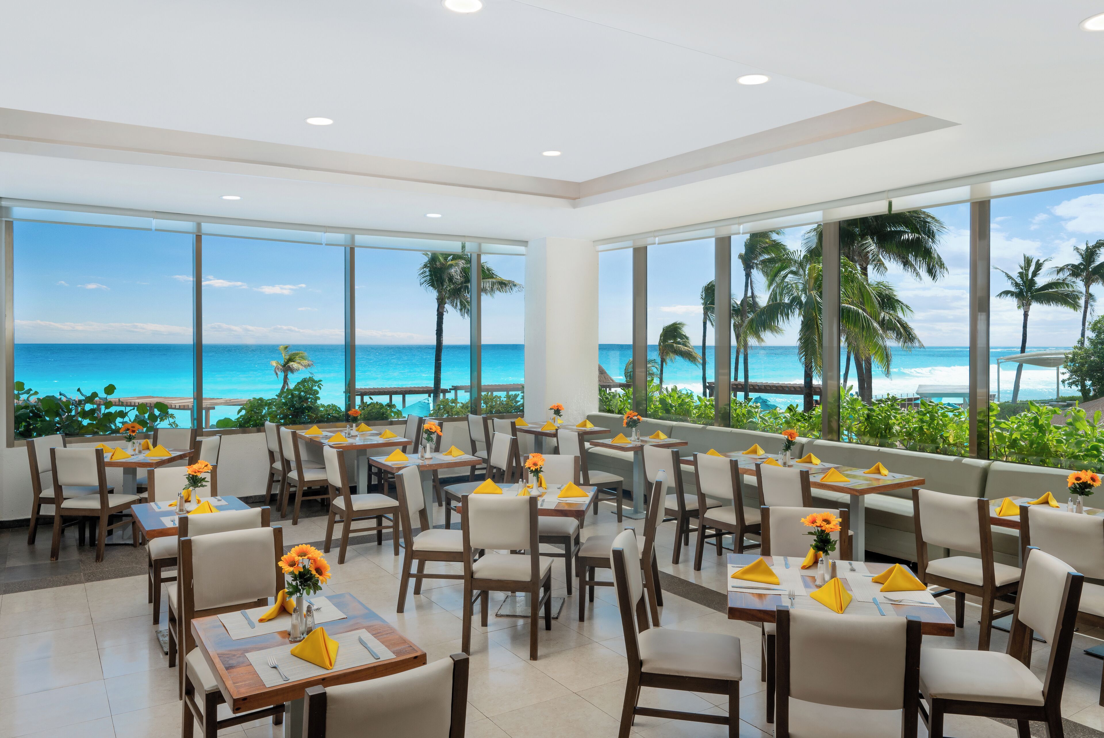 3 restaurants, breakfast, lunch, dinner served; international cuisine 