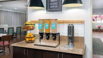 Tägliches inbegriffenes großes Frühstück
