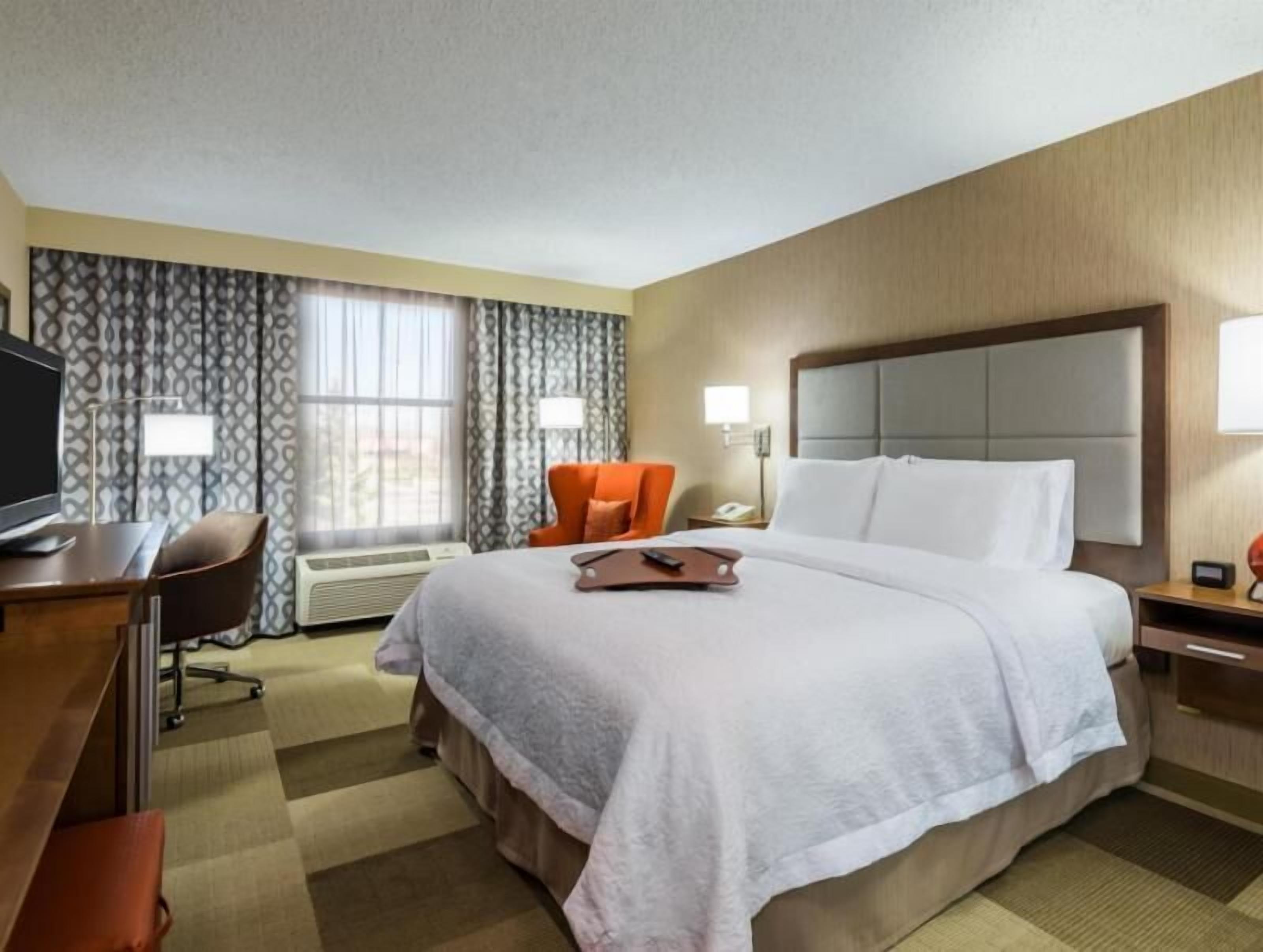 Premium bedding, in-room safe, desk, blackout curtains