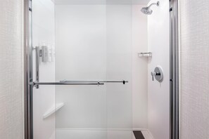 Bathroom shower - Hampton Inn Buffalo-Airport / Galleria Mall (Buffalo)