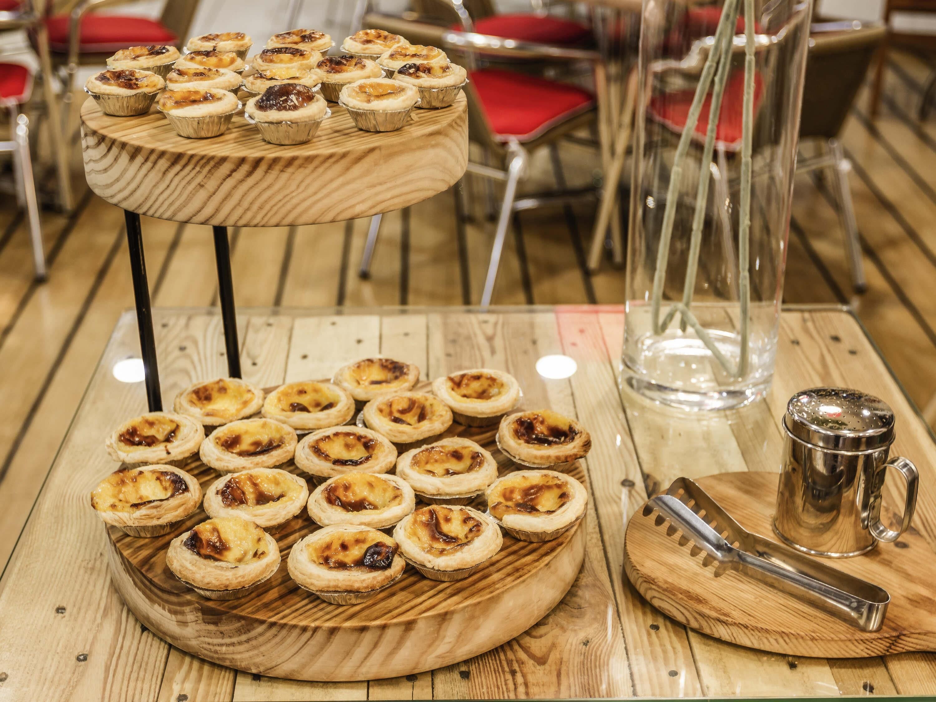 Daily buffet breakfast (EUR 9.5 per person)