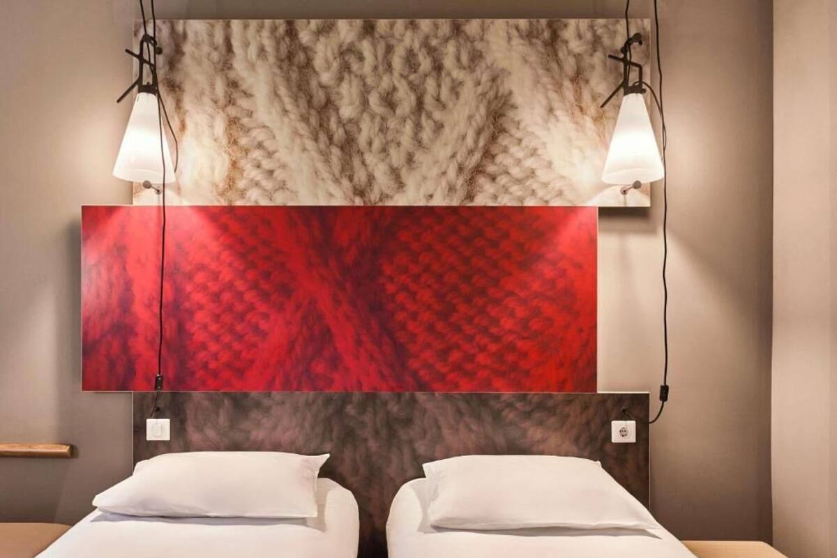 Standard Twin Room, 2 Twin Beds, Non Smoking | In-room safe, desk, soundproofing, iron/ironing board