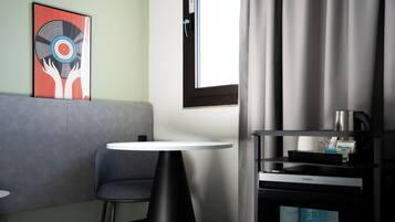 Superior Room, 1 Double Bed | In-room safe, desk, soundproofing, iron/ironing board