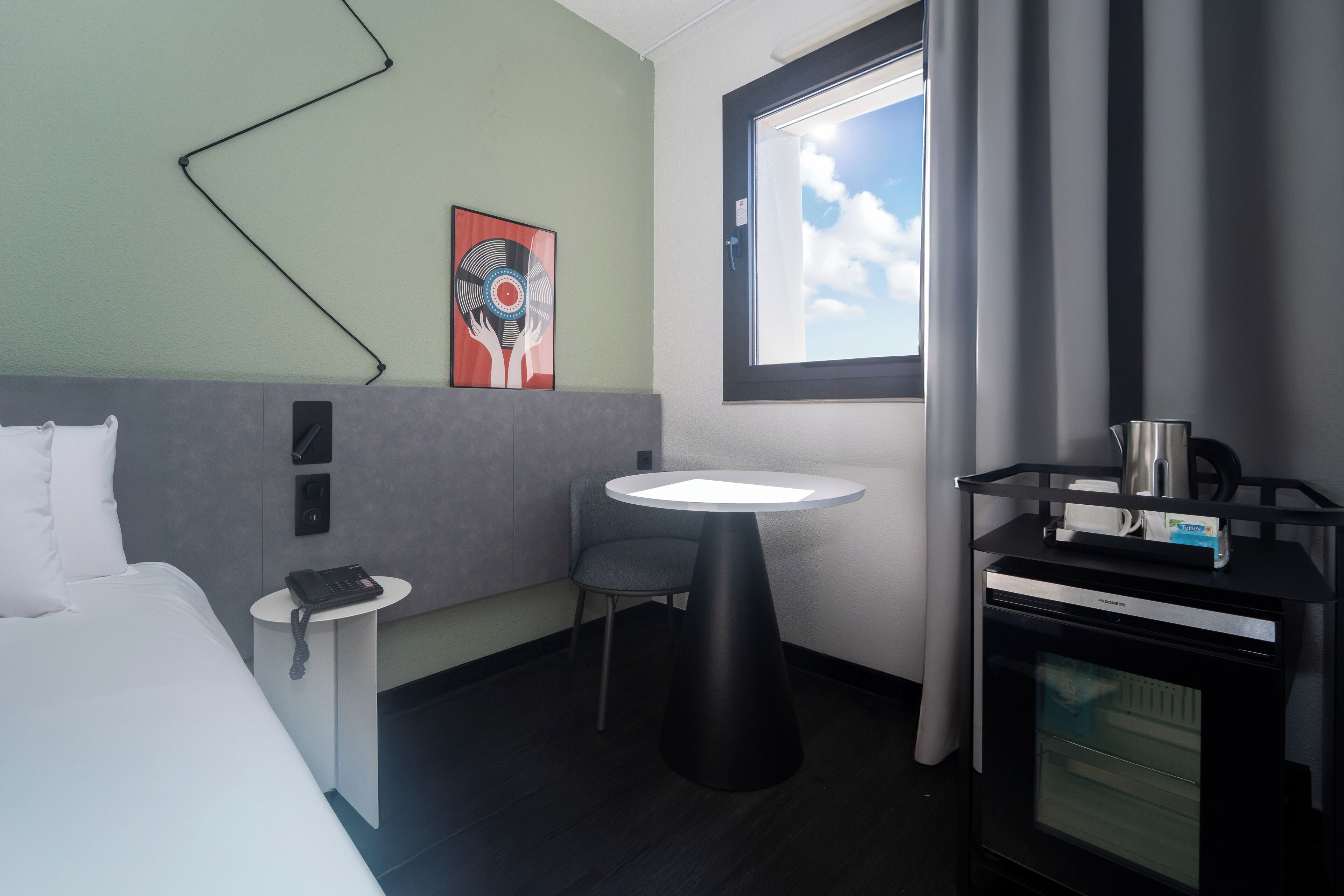 슈피리어룸, 더블침대 1개 | 객실 내 금고, 책상, 방음 설비, 다리미/다리미판