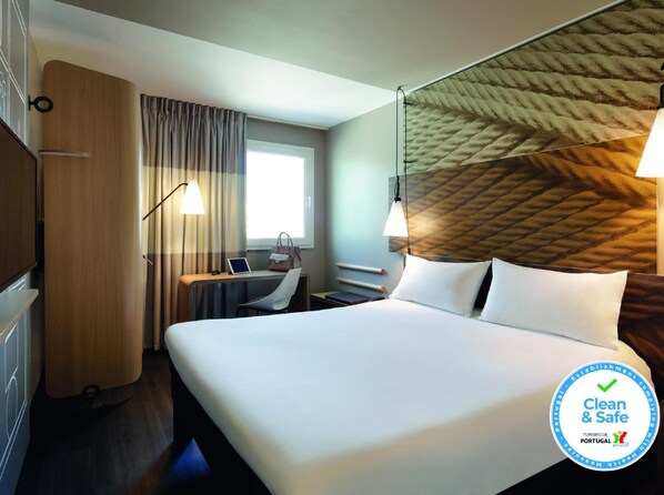 In-room safe, desk, iron/ironing board, free WiFi