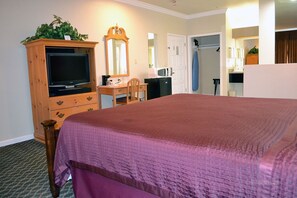 Standard Room, 1 King Bed
