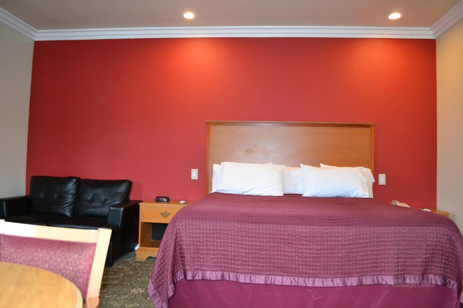 iron/ironing board, free wifi