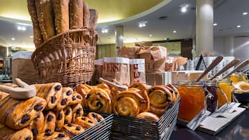 Bữa sáng nấu theo yêu cầu hàng ngày (90 PLN/mỗi người)