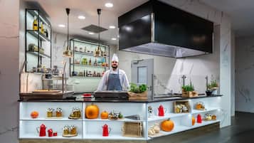 Lunch and dinner served