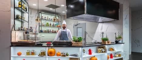 Lunch and dinner served