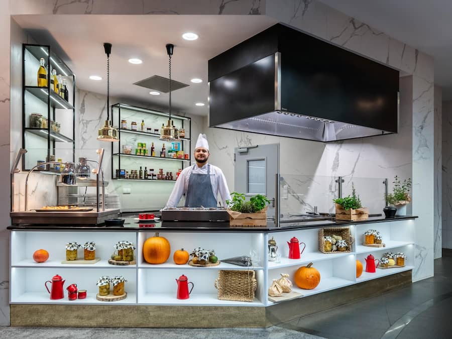 Serveert lunch en diner