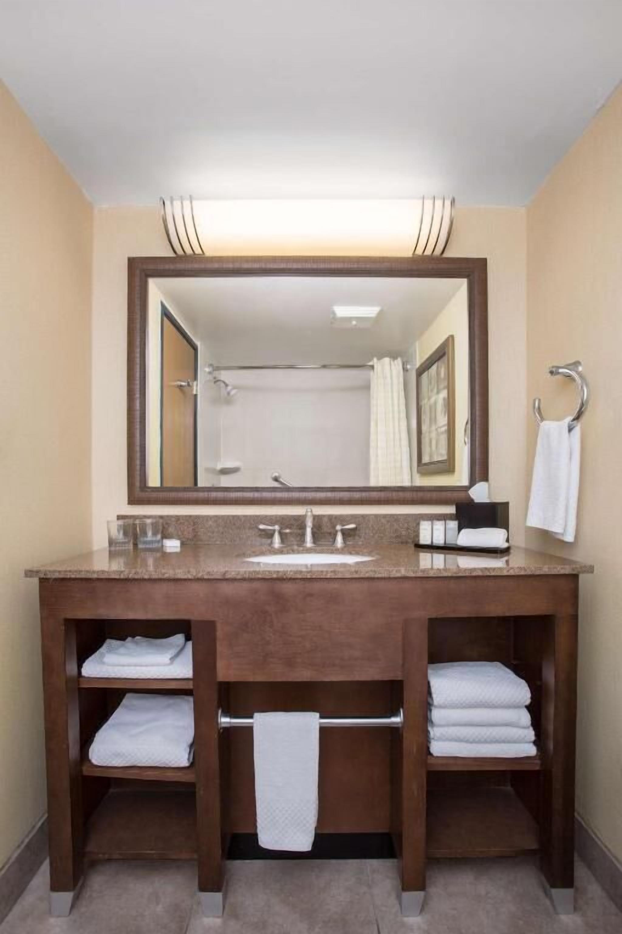 Bathroom | Free toiletries, hair dryer, towels, soap