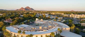 Embassy Suites by Hilton Phoenix Biltmore