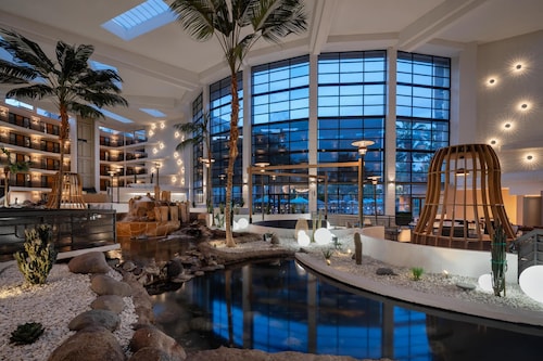 Embassy Suites by Hilton Phoenix Biltmore
